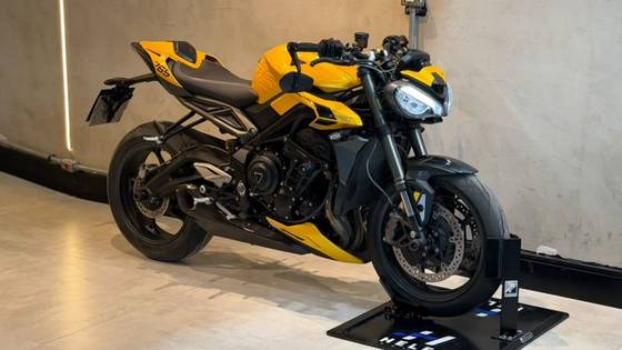 TRIUMPH STREET TRIPLE 765 RS TRIUMPH STREET TRIPLE 765 RS